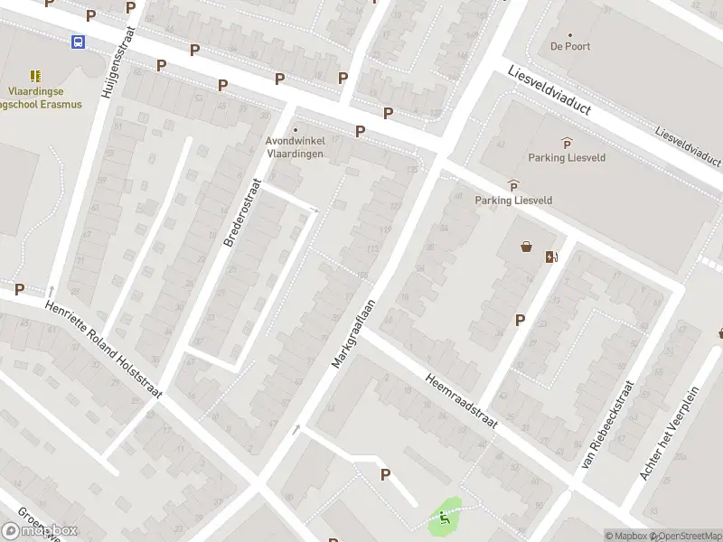 Ambulance met grote spoed naar de Markgraaflaan in Vlaardingen