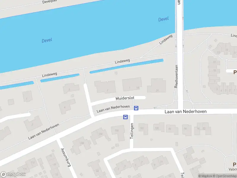 Ambulance met grote spoed naar de Muiderslot in Zwijndrecht