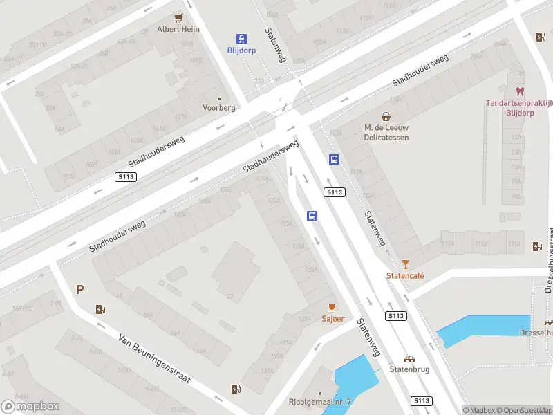 Ambulance met grote spoed naar de Statenweg in Rotterdam