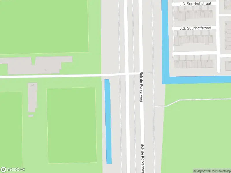 Ambulance met gepaste spoed naar de Bok de Korverweg in Amsterdam