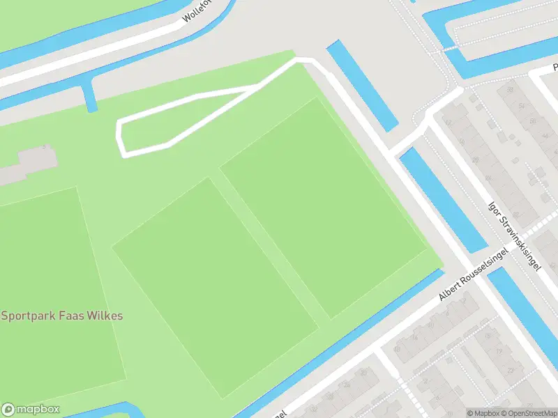 Ambulance met grote spoed naar de Igor Stravinskisingel in Rotterdam