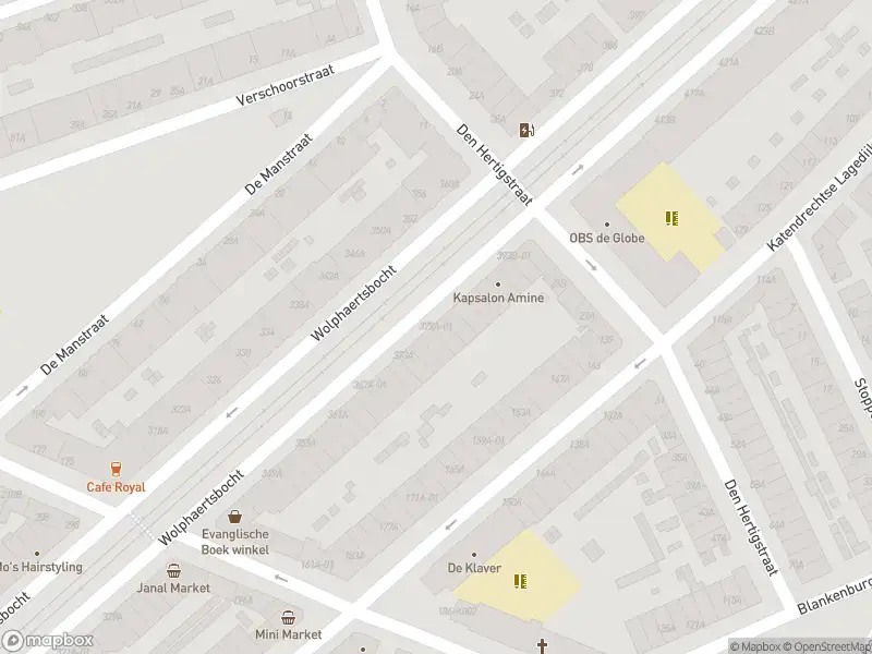 Ambulance met grote spoed naar de Wolphaertsbocht in Rotterdam