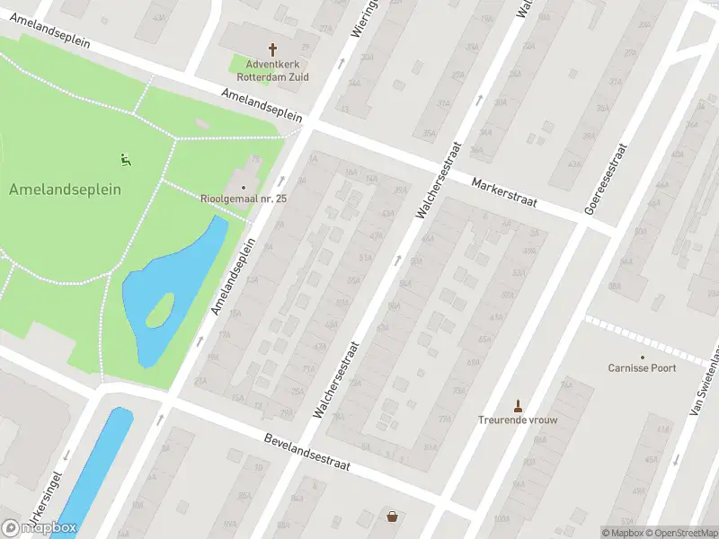 Ambulance met grote spoed naar de Walchersestraat in Rotterdam