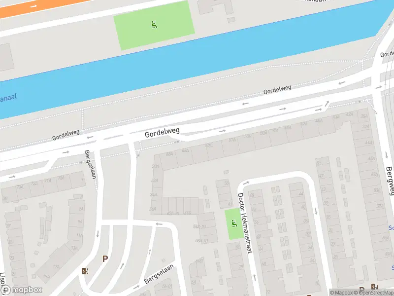 Ambulance met grote spoed naar de Gordelweg in Rotterdam