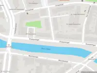 Politie met grote spoed naar de Oranjesingel in Breda