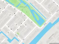 Ambulance met grote spoed naar de Kreek in Poeldijk