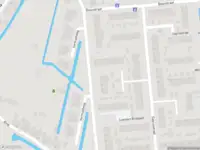 Ambulance met grote spoed naar de Vermaetweg in Pernis Rotterdam