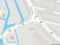 Ambulance en brandweer met grote spoed naar de Korte Verspronckweg in Haarlem