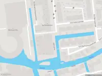 Ambulance met grote spoed naar de Het Endhof in Poeldijk