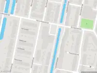 Ambulance met gepaste spoed naar de Loevesteinsingel in Rotterdam