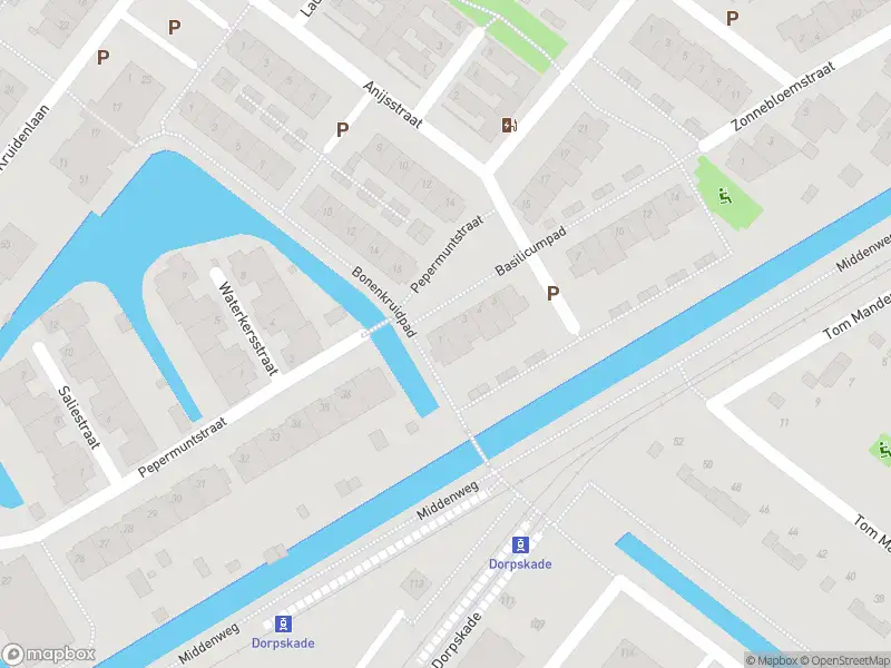 Ambulance met grote spoed naar de Basilicumpad in Wateringen