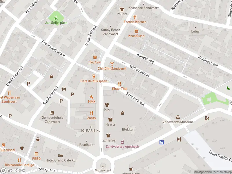 Ambulance met gepaste spoed naar de Schoolstraat in Zandvoort