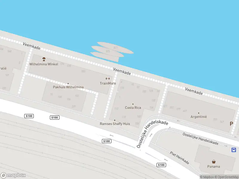 Ambulance met grote spoed naar de Klapmutsenveem in Amsterdam