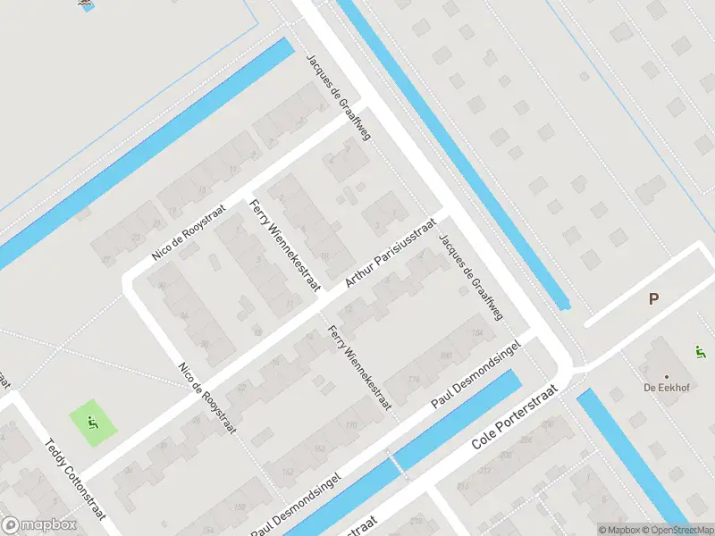 Ambulance met grote spoed naar de Arthur Parisiusstraat in Rotterdam