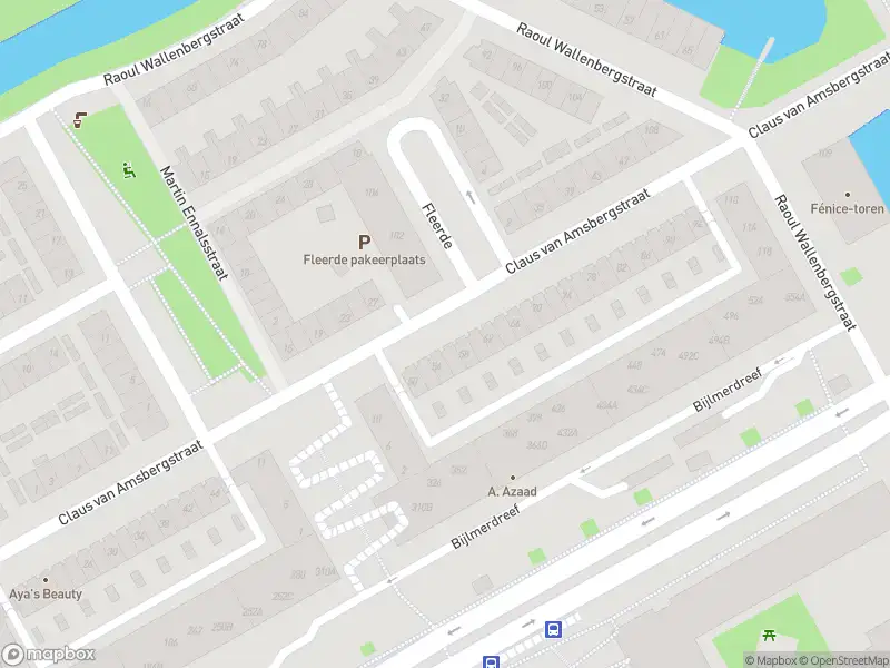 Ambulance met gepaste spoed naar de Claus van Amsbergstraat in Amsterdam