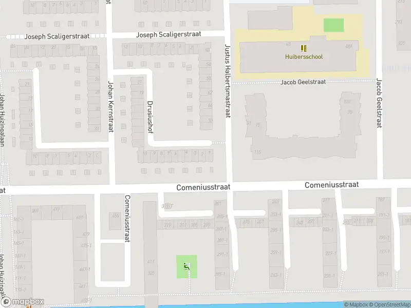 Ambulance met grote spoed naar de Drusiushof in Amsterdam