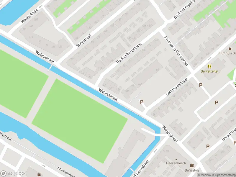 Ambulance met grote spoed naar de Turfsingel in Gouda