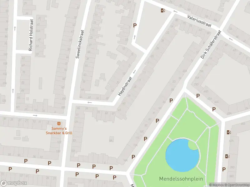 Ambulance met grote spoed naar de Haydnstraat in Vlaardingen