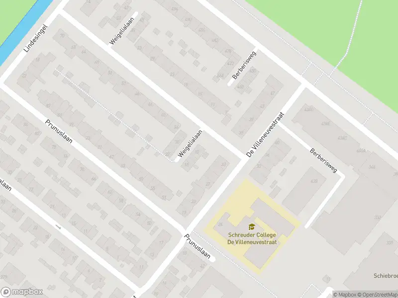 Ambulance met grote spoed naar de Weigelialaan in Rotterdam