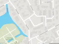 Ambulance met gepaste spoed naar de Binnensingel in Strijen