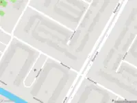 Ambulance met gepaste spoed naar de Geulstraat in Alkmaar