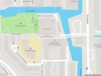 Ambulance met gepaste spoed naar de Fie Carelsenplein in Haarlem