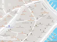 Ambulance naar de Nieuwezijds Armsteeg in Amsterdam