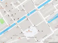 Ambulance en brandweer met grote spoed naar de Bastiaanpoort in Delft