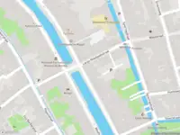 Ambulance met grote spoed naar de Oosthaven in Gouda