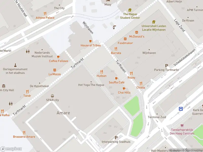 Ambulance met grote spoed naar de Korte Houtstraat in 's-Gravenhage