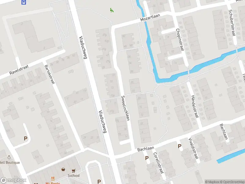 Ambulance met gepaste spoed naar de Viaductweg in Rhoon