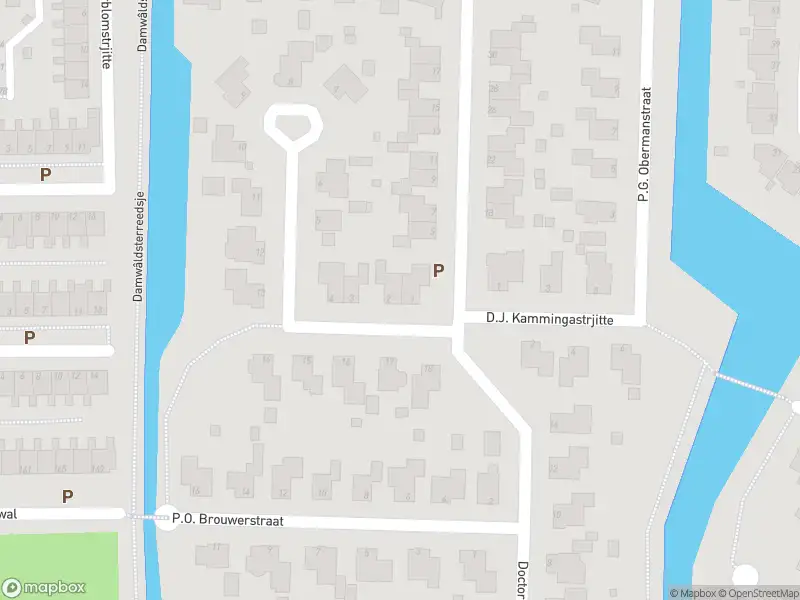 Brandweer met gepaste spoed naar de S. van Stratenplein in Dokkum