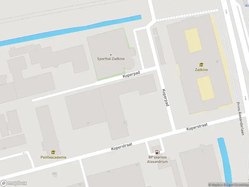 Ambulance met gepaste spoed naar de Mangaanstraat in Rotterdam