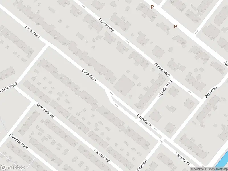 Ambulance met gepaste spoed naar de Larikslaan in Rotterdam