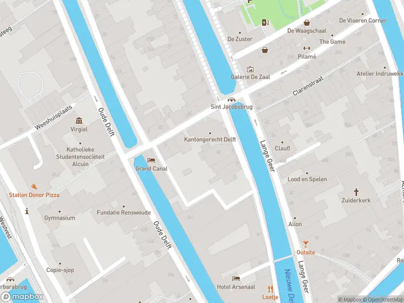 Ambulance met grote spoed naar de Westvest in Delft