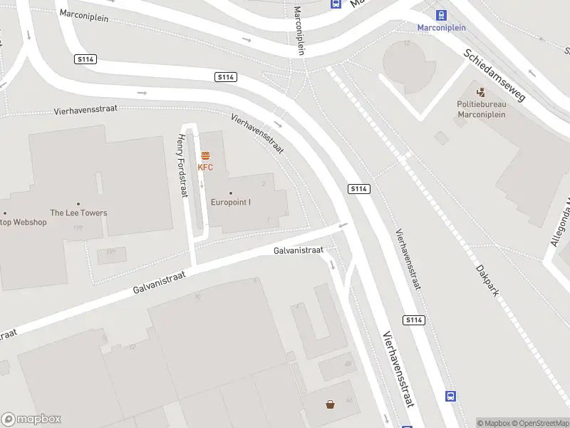 Ambulance met grote spoed naar de Marconistraat in Rotterdam