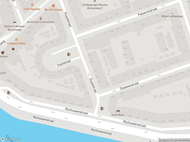 Ambulance met gepaste spoed naar de Duyststraat in Rotterdam