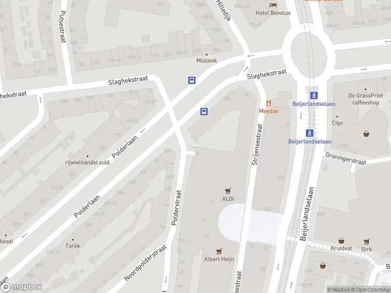 Ambulance met gepaste spoed naar de Polderstraat in Rotterdam