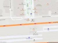 Ambulance met grote spoed naar de Zuidplein in Amsterdam