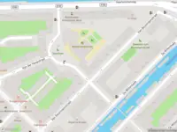 Ambulance met grote spoed naar de Van der Duijnstraat in Amsterdam