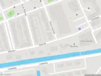 Ambulance met gepaste spoed naar de Piet de Jongstraat in Roelofarendsveen