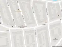 Ambulance met gepaste spoed naar de Kleiweg in Rotterdam