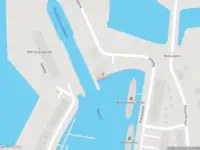 Ambulance met grote spoed naar de Dokweg in Hellevoetsluis