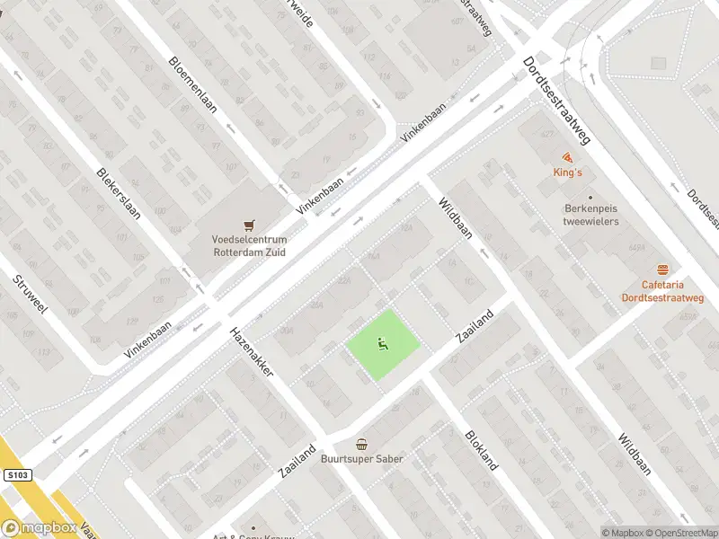 Ambulance met grote spoed naar de Vinkenbaan in Rotterdam