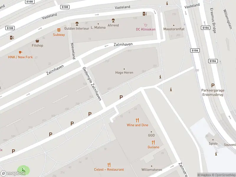 Ambulance met gepaste spoed naar de Gedempte Zalmhaven in Rotterdam