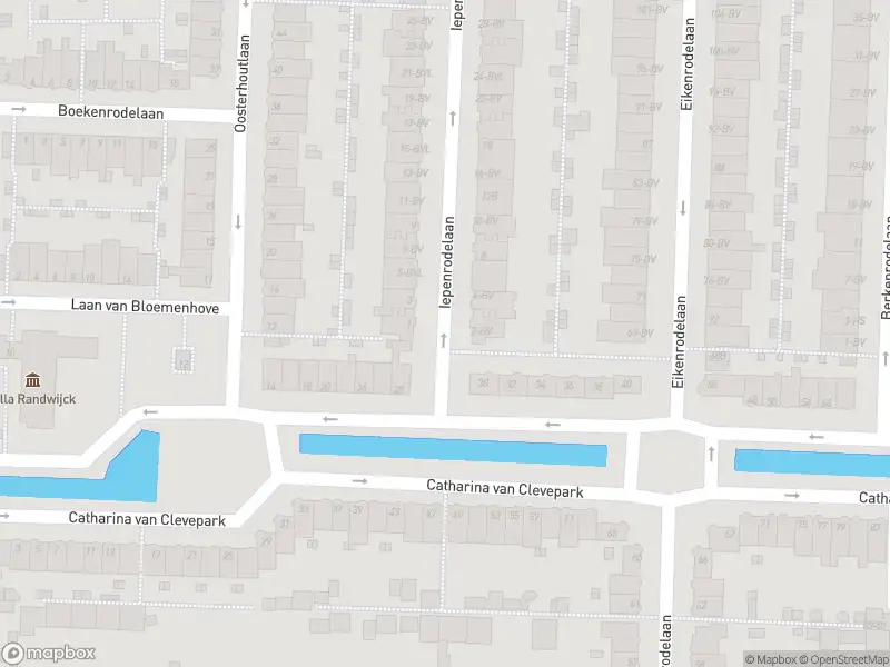 Ambulance met grote spoed naar de Iepenrodelaan in Amstelveen