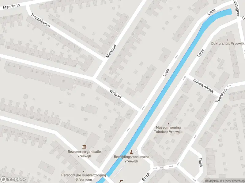 Ambulance met gepaste spoed naar de Weipad in Rotterdam