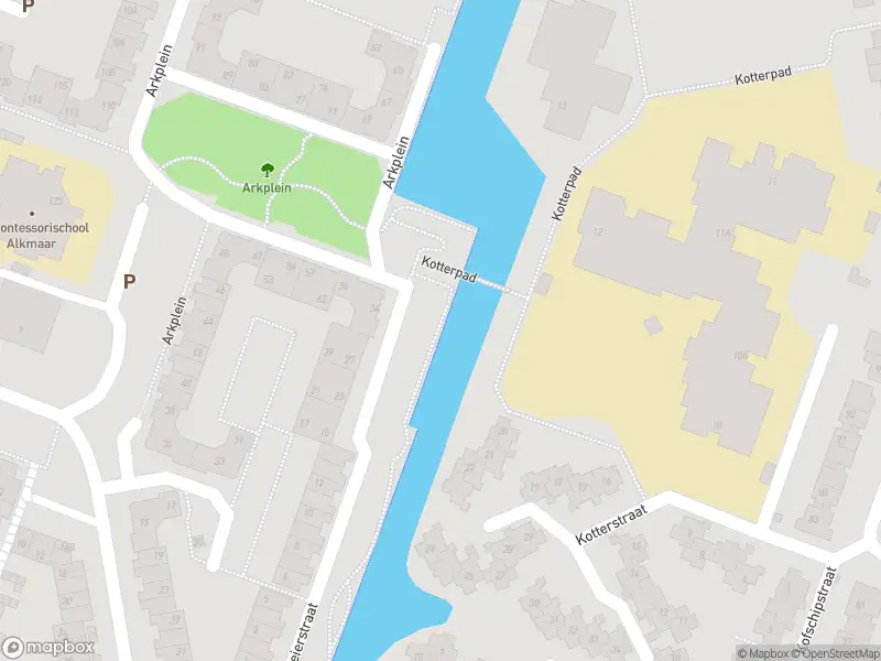 Ambulance met grote spoed naar de Arkplein in Alkmaar