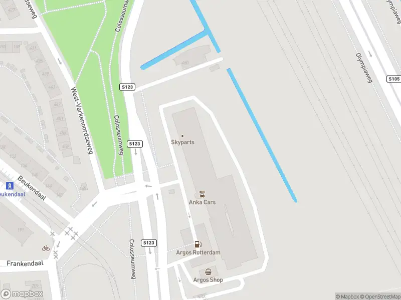 Ambulance met gepaste spoed naar de West-Varkenoordseweg in Rotterdam