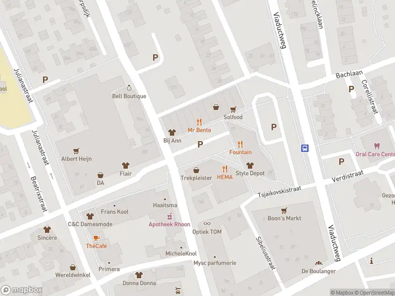 Ambulance met gepaste spoed naar de Strawinskiplein in Rhoon